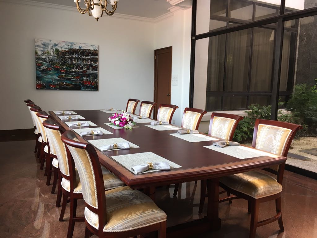 Gallery Dining 14